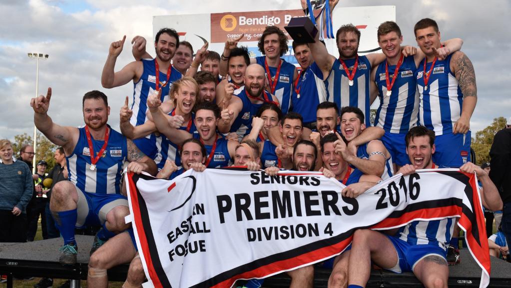 Ferntree Gully celebrates the 2016 Division 4 flag. PHOTO: Christopher Chan